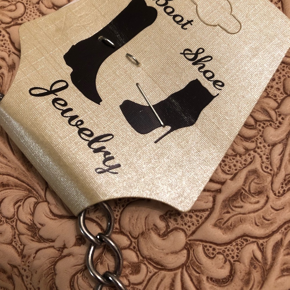 Pretty Boot Bracelet - Picture 4 of 4